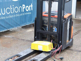 2017-toyota-swe200d-1413936-45339735