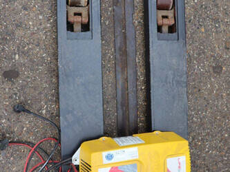 2017-toyota-swe200d-1413936-45339737