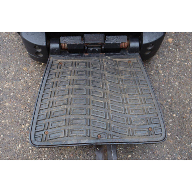 2017 Toyota SWE200D-45339742