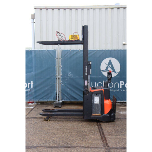 2017 Toyota SWE200D-45339752