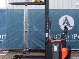 2017-toyota-swe200d-1413936-45339752