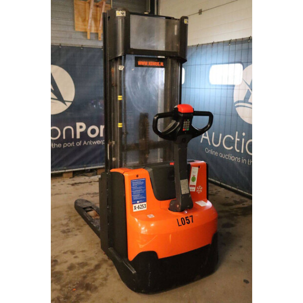 2018 Toyota SWE140L-45339761