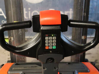 2018-toyota-swe140l-45339772