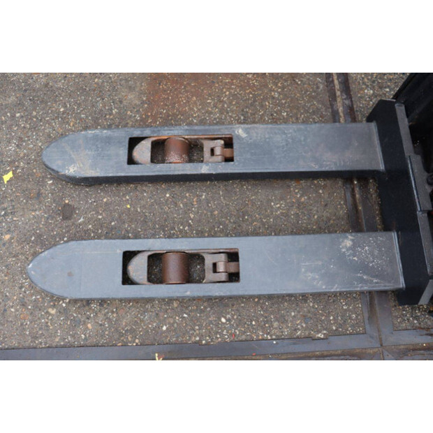 2016 BT SWE140L-45339859