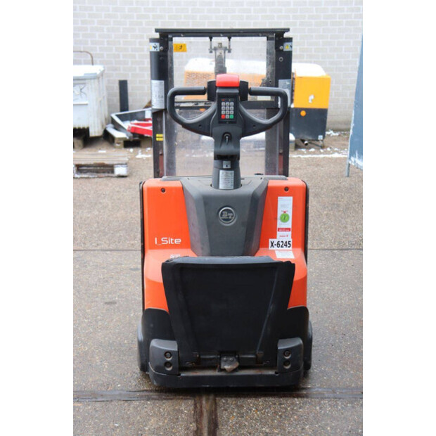 2015 BT SWE200D-45339881