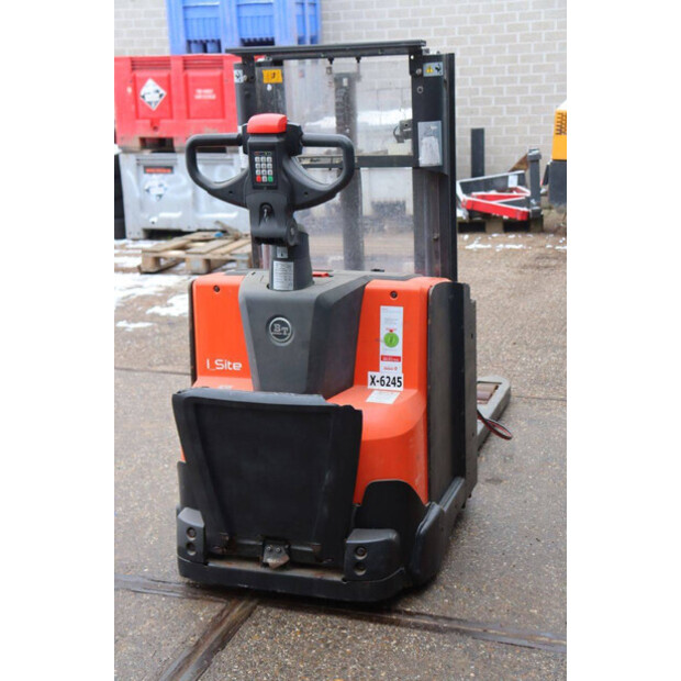 2015 BT SWE200D-45339882