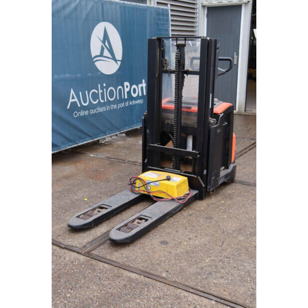 2015 BT SWE200D-45339946