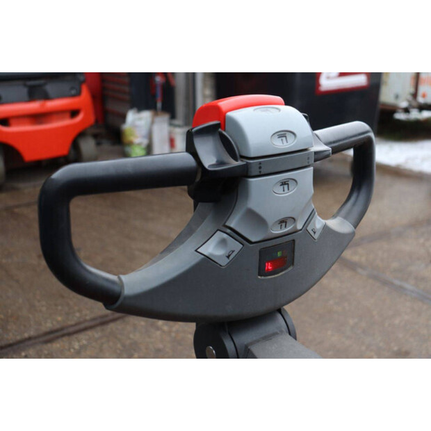 2015 BT SWE200D-45339959