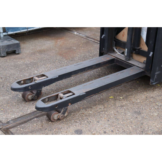 2015 BT SWE200D-45339965