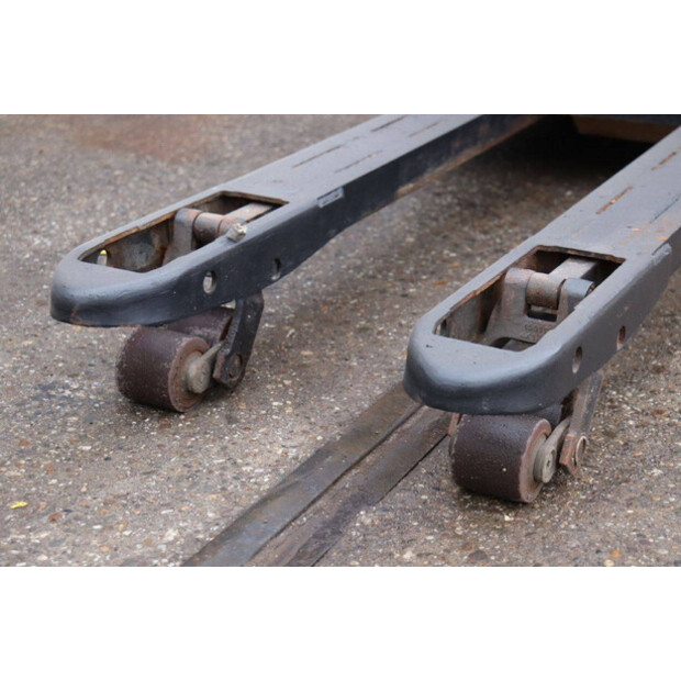 2015 BT SWE200D-45339966