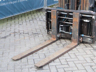 2016-toyota-02-8fgf30-1413945-45339997