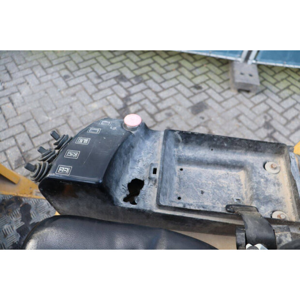 1999 كاتربيلر GP15K-45340208