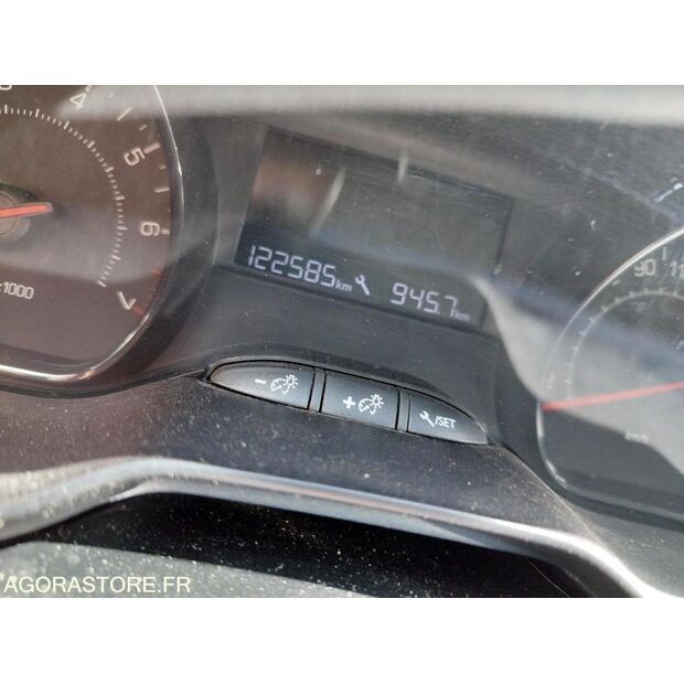 2012 بيجو 208-45353793