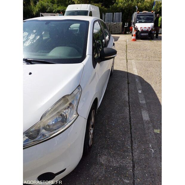 2012 بيجو 208-45353797