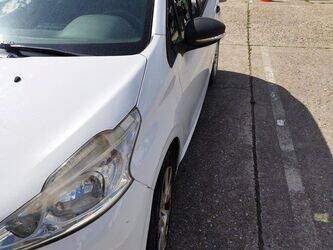 2012-peugeot-208-1414056-45353797