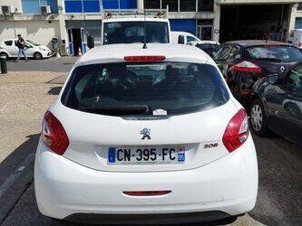 2012-peugeot-208-1414056-45353800