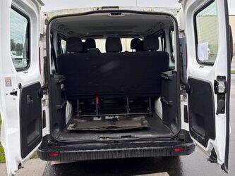 2015-renault-trafic-1414061-45353846