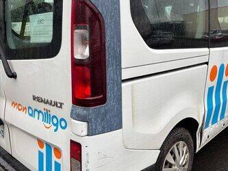 2015-renault-trafic-1414061-45353853