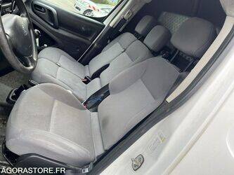 2015-peugeot-partner-1414064-45353865