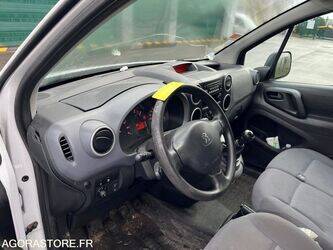 2015-peugeot-partner-1414064-45353866