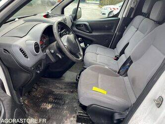 2015-peugeot-partner-1414064-45353877