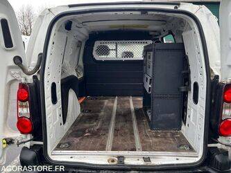 2015-peugeot-partner-1414064-45353883