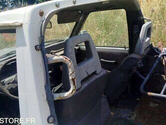 1990-nissan-patrol-1414073-45354010