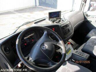 2011-mercedes-benz-1829-1414090-45354139