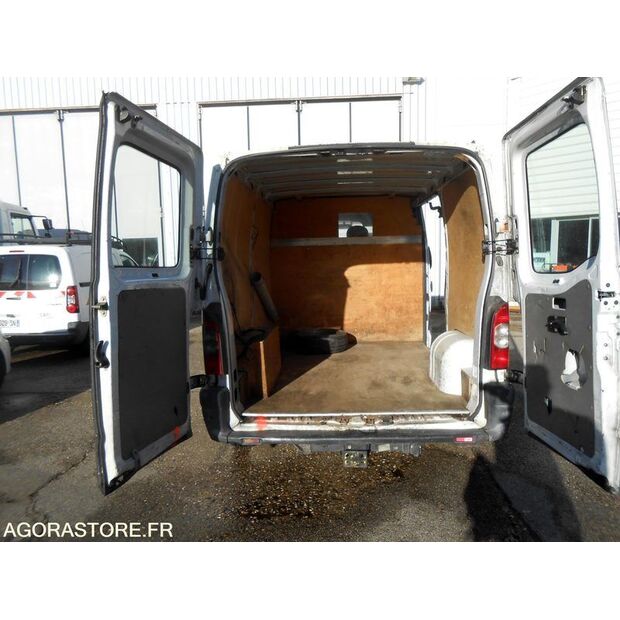 2005 رينو Master-45354181