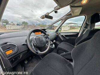 2007-citroen-c4-1414104-45354290