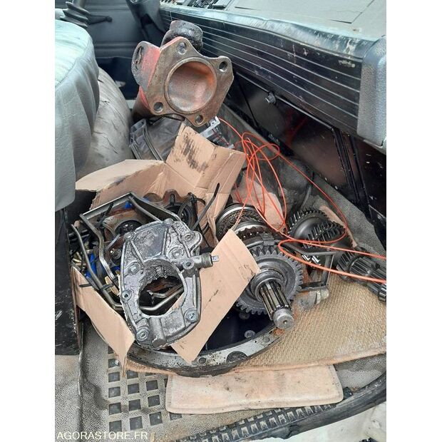 1987 Renault S100-45354298