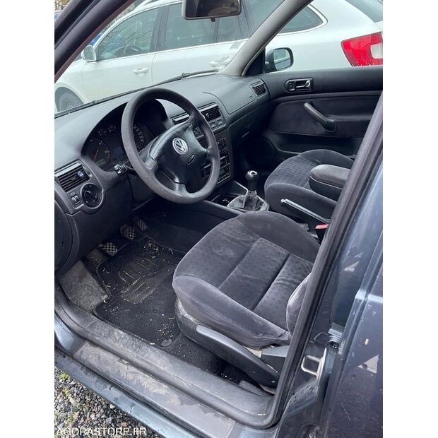 2003 Volkswagen Golf-45354362