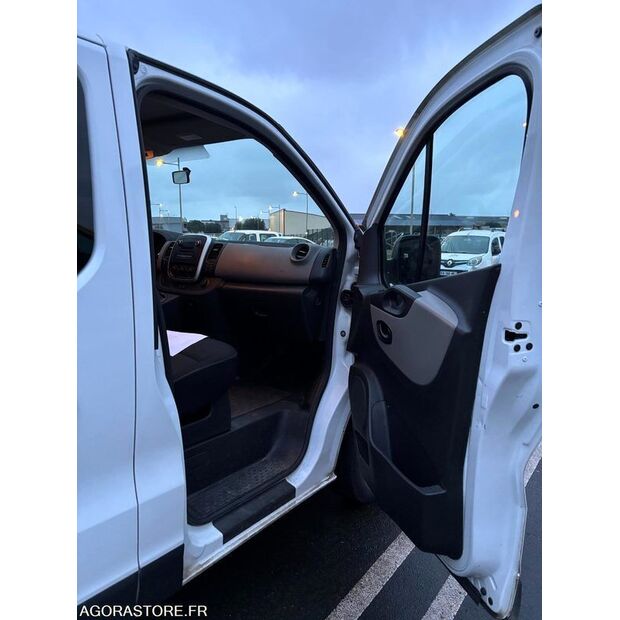 2015 Renault Trafic-45354407