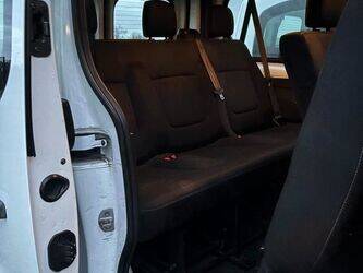 2015-renault-trafic-1414114-45354409