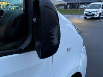 2015-renault-trafic-1414114-45354412