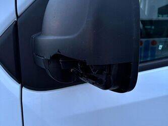 2015-renault-trafic-1414114-45354413