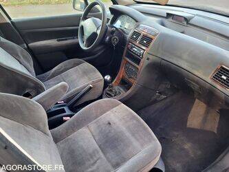 2004-peugeot-307-1414115-45354423