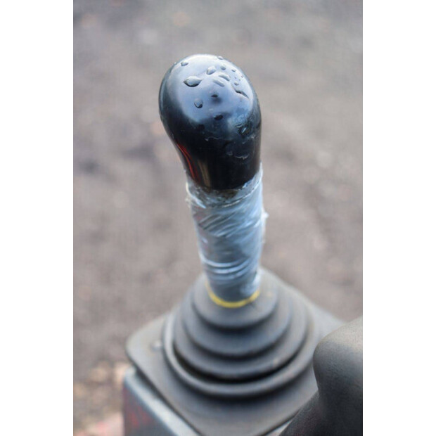 2005 تاكوتشي TB016-45355620