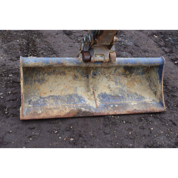 2016 بوبكات E19-45355994