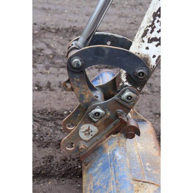 2016 بوبكات E19-45355995