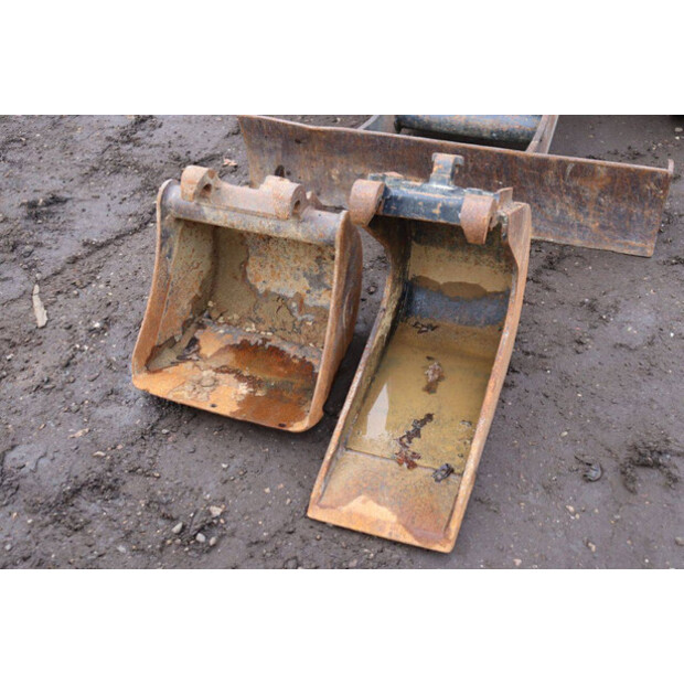 2016 بوبكات E19-45355997