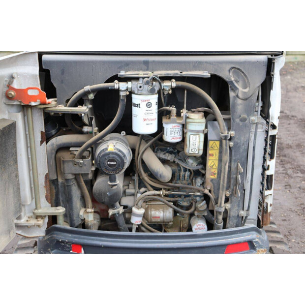 2016 بوبكات E19-45356007