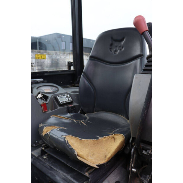 2016 بوبكات E19-45356010