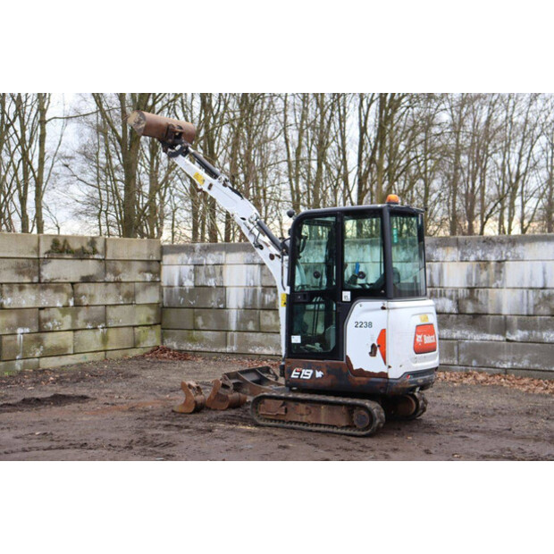 2015 BOBCAT E19-45356146