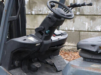 2016-toyota-02-8fgjf35-1414195-45356671