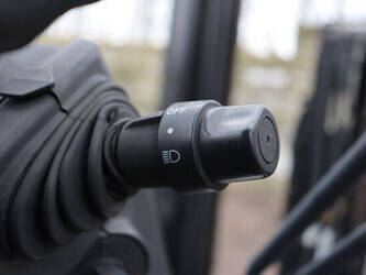 2016-toyota-02-8fgjf35-1414195-45356679