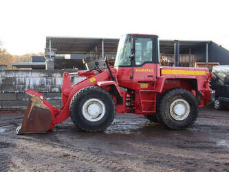 صورة ل شيولات 1999 كوماتسو WA 270-3 للبيع في بلجيكا