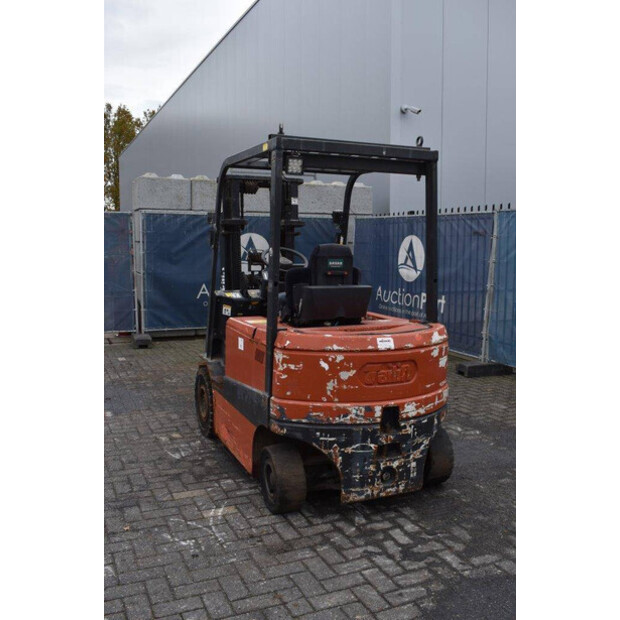 2005 TAILIFT FB25-45357238