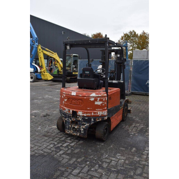 2005 TAILIFT FB25-45357240