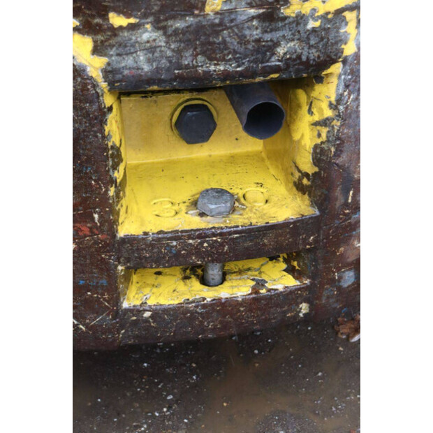 2011 Hyundai 30D-7E-45357375